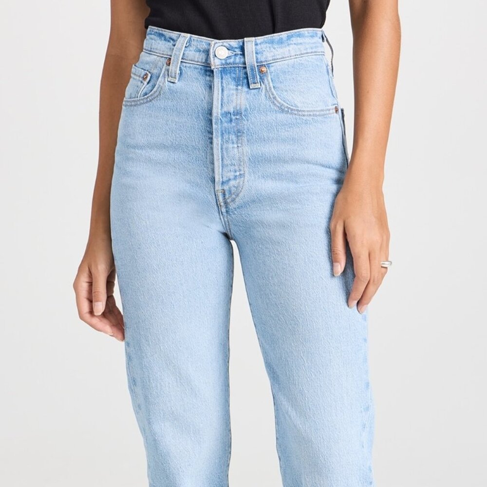 Levi's Ribcage Jeans, Size 32, Like NEW!